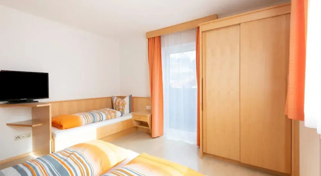 Inviting Holiday Apartment in Ladis With Balcony, Забронировать Апартаменты/квартира Отели Ладис с парковкой, рядом с Зонненбан Ладис-Фисс, Парковка