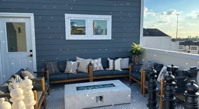 Коттедж The Oasis Checkmate HTX Rooftop