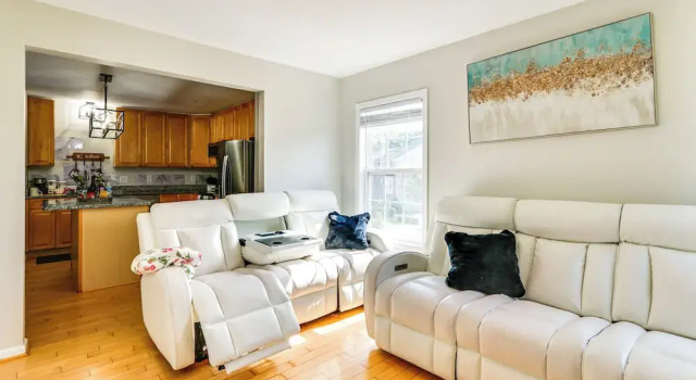< 2 Mi to Dtwn Hagerstown: Townhome w/ Fireplace, Book Lejlighed Hagerstown 