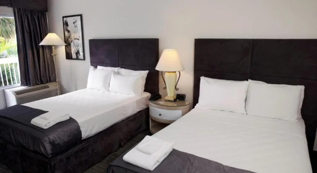 Четырёхместный номер Superior Floridian Hotel