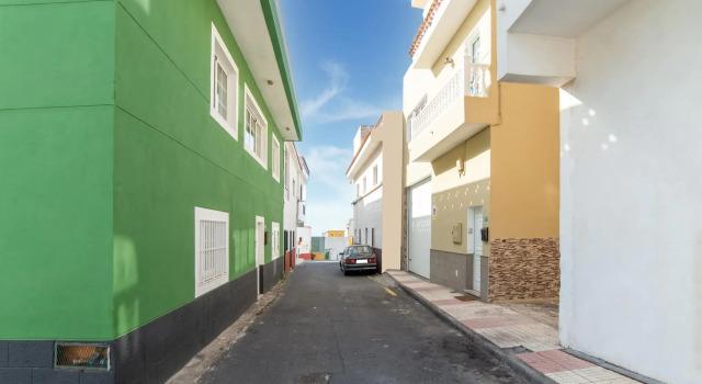 Nice apartment in Igueste de Candelaria near the beach, Book Apartment Hotels in Tenerife with Parking, Parking