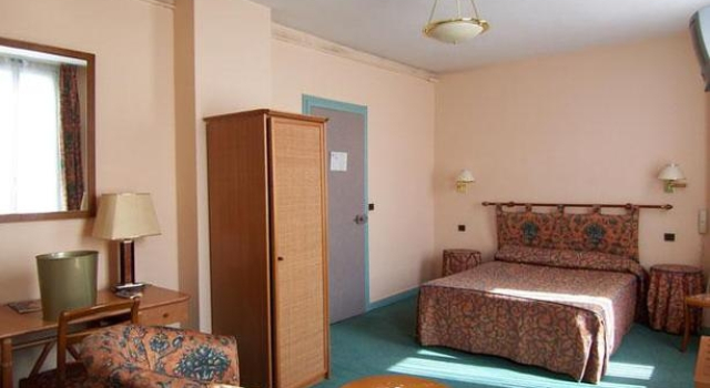 Terminus, Rezerwuj Hotel Tours 