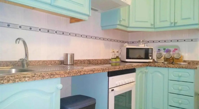 Апартаменты с балконом Bright spacious apartment, 2 min walk from beach