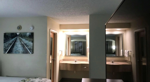 Номер Standard Best Western Inn & Suites Monroe