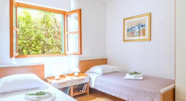 Villa Mare in Hvar With 4 Bedrooms and 3 Bathrooms, Забронировать Вилла Хвар Остров Хвар, рядом с Частный Пляж «Си Ю Румс»