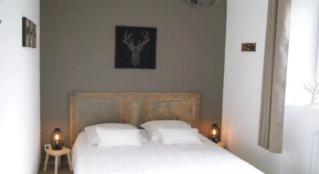 Gîte Sainte-Suzanne-et-Chammes, 3 pièces, 4 personnes - FR-1-600-192, Book Hotel Sainte-Suzanne 