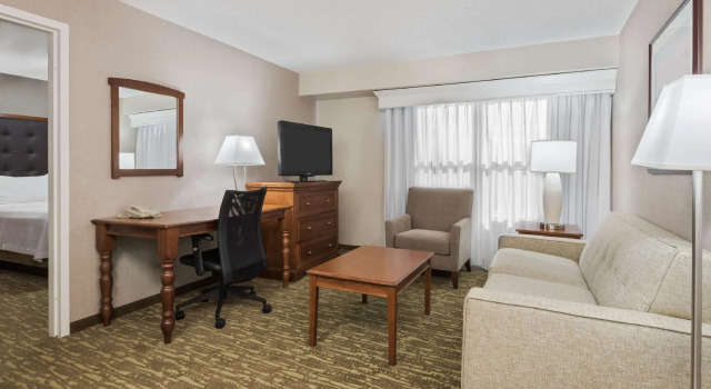 Четырёхместный люкс Homewood Suites by Hilton Holyoke-Springfield/North