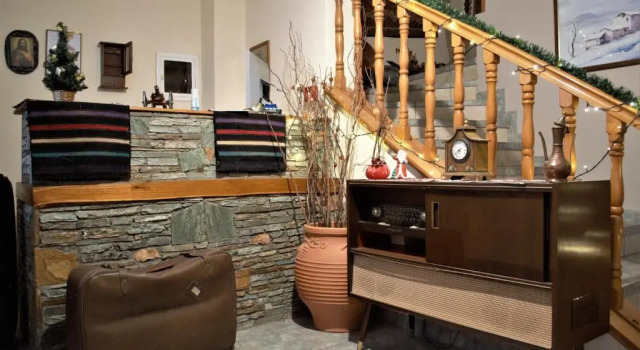 Anemoesa Guesthouse, Book Hotel  