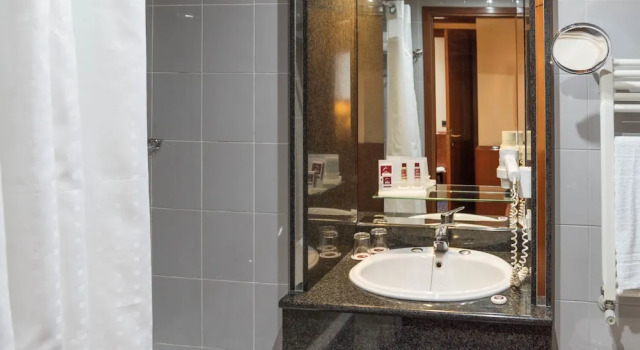 Трёхместный номер Classic Ferretti Hotel Catullo