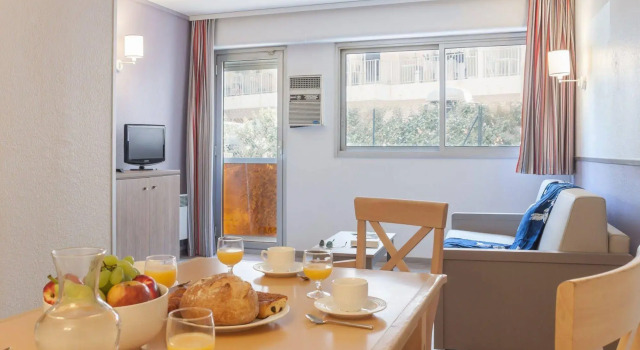 Appartement Promenade des Bains, Забронировать Апартаменты/квартира Сен-Рафаэль Mimosa Road