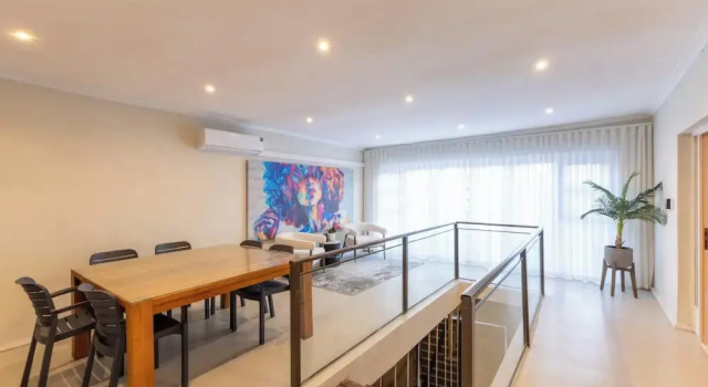 Sea Point View 3bed Apartment Cornerstone Place