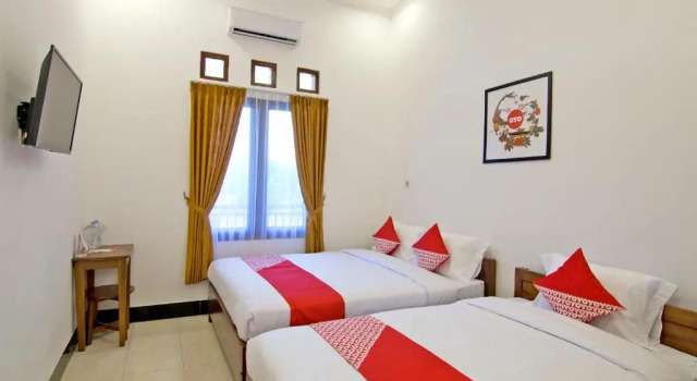 Люкс OYO 931 Dara Dewi Homestay