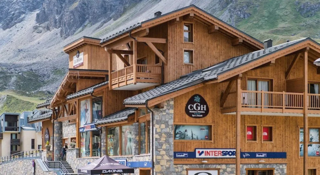 Résidence CGH Le Jhana, Boek Resort Hotels in Espace Killy met parkeren, Parkeren