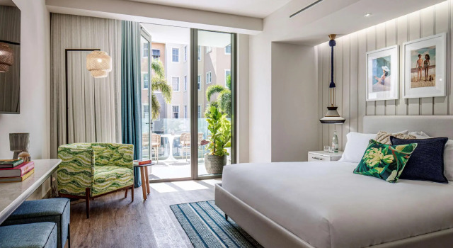 Двухместный номер Deluxe с балконом The Ray Hotel Delray Beach, Curio Collection By Hilton
