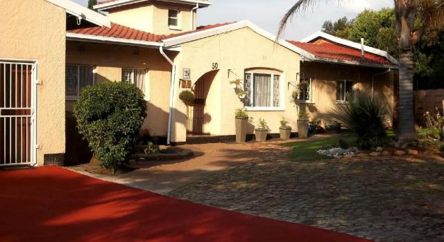 Linga Longa Guest House