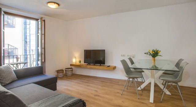 Flateli Apartamento Cort Reial 2, Varaa Huoneisto Asunnot kohteessa Gironès, Huoneisto