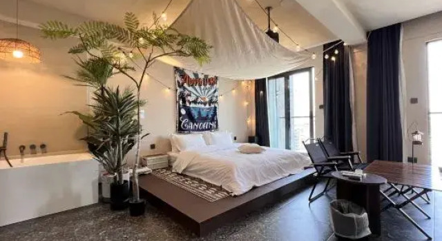 Yi She Designer Homestay (Guilin Railway Station Wanda Plaza Branch)