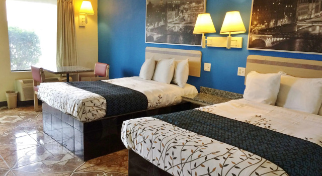 Четырёхместный номер Standard American Choice Inn Beaumont