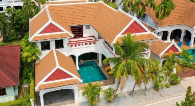 Luxury 5 Bedroom Funplace Pool Villa in Pattaya, Забронировать Вилла Отели На Джомтьен 4 звезды, 4*