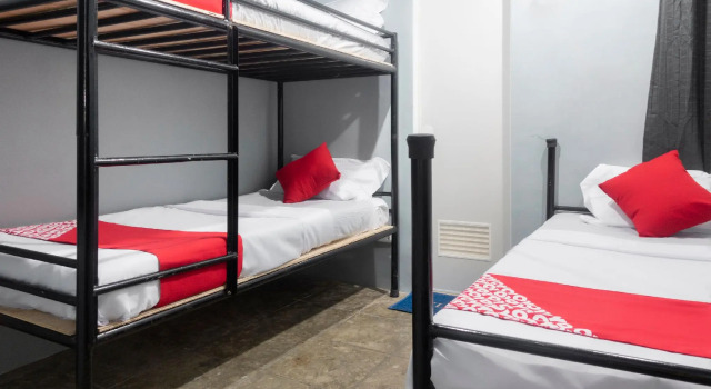 Кровать в общем номере Abn Hostel