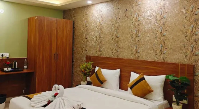 Двухместный номер Luxury c 1 комнатой с балконом и с видом на город Hotel JPS Palm Inn