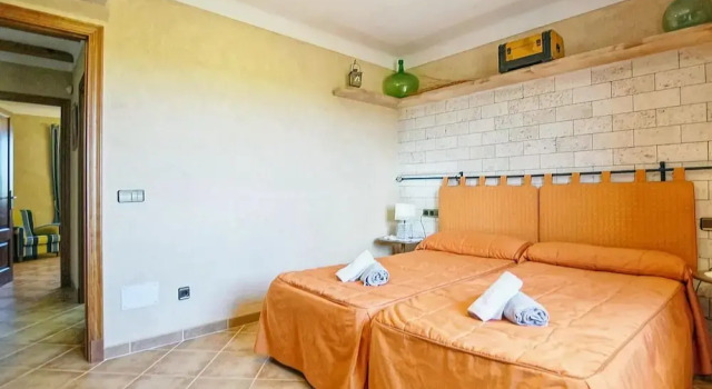 Luxurious Villa Perfect for Large Families, Near the Beach