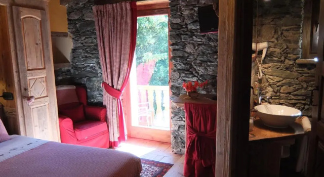 Двухместный номер Standard с балконом La Luge DAntan Maison dHôtes & SPA
