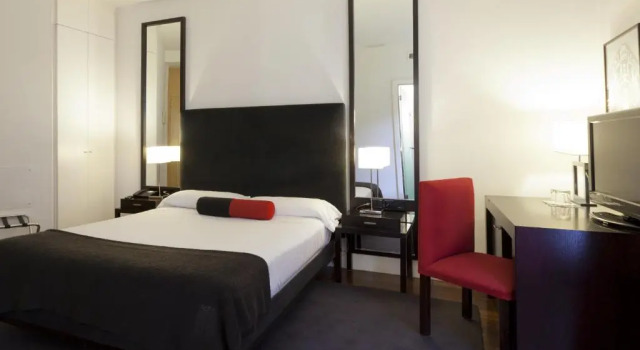 Двухместный room Standard Отель Quatro Puerta Del Sol