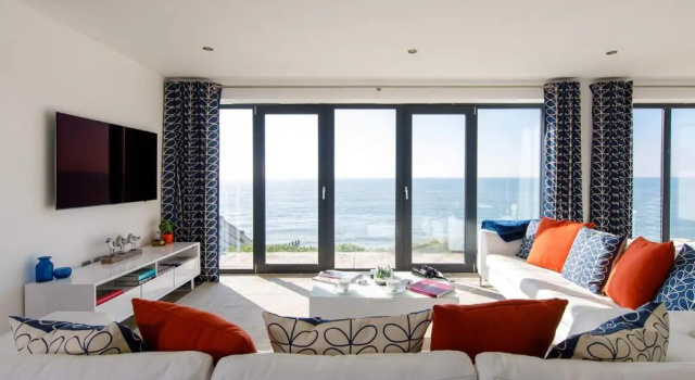 Коттедж The Sea House - Ultimate Seafront Living & Sunsets