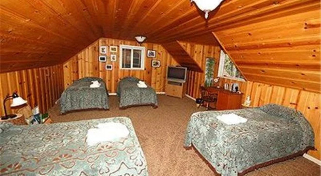 1091 Craig Avenue Holiday Home