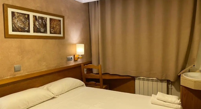 Hostal Fonda Galicia, Varaa Hotelli Cardedeu Vallès Oriental