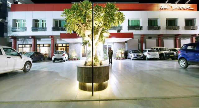 Hotel Yatrik, Забронировать Отель Отели Аллахабад 3 звезды, 3*
