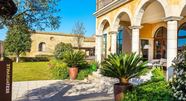 La Caseta de Casa Anamaria, Забронировать Отель Отели Alt Empordà с парковкой, Парковка