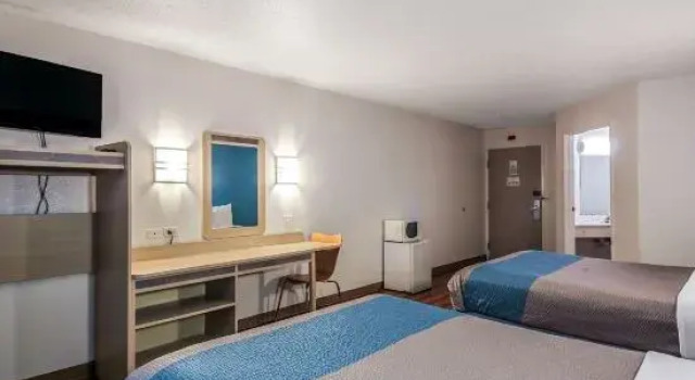 Четырёхместный люкс Motel 6 New Braunfels