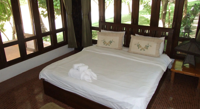 Baannamping Riverside Village