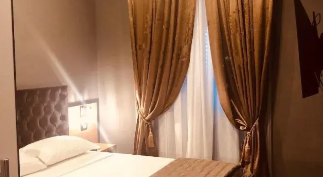 Umberto Primo Suite e Spa, Забронировать Курортный отель Отели Неаполя с парковкой, рядом с Музей университета науки и искусств, Парковка