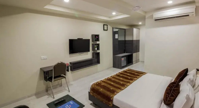 OYO Rooms High Court SG Highway, Rezerwuj Hotel Sātej Gujarat