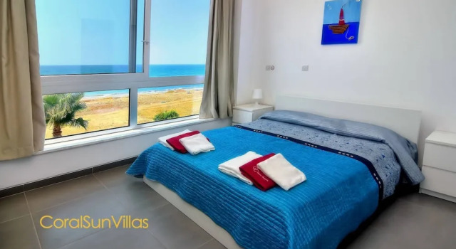Blue - Beach Front Spectacular Villa Sleeps 10