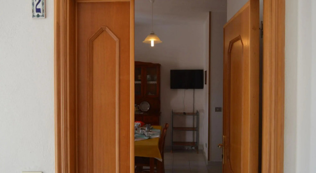 Holiday home surrounded by greenery 100 meters from the sea shore in the town of San Giovanni di Pos-Appartamento Aeres, Réserver Hôtel Posada Sardaigne du Sud