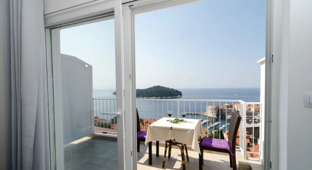 Студия Standard Ploce apartmani - LUV