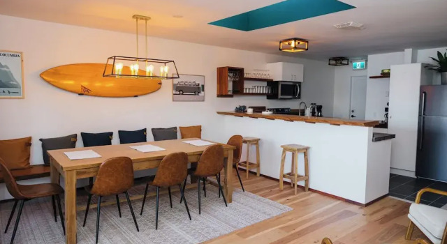 Secluded Oceanfront - Upstairs, Book Hotel Clayoquot Sound 