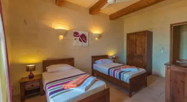 The Blue House Holiday Home, Varaa Hotelli Xaghra Gozo