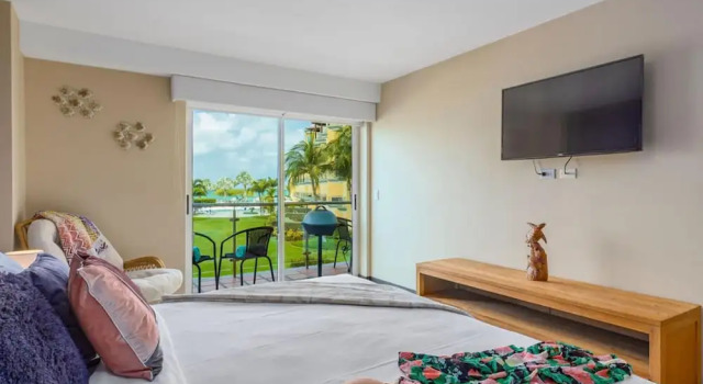 Ocean Front 2BR 2BA w Amazing Beach, Забронировать Отель Ораньестад Аруба