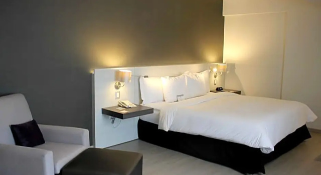 Полулюкс Sol de Oro Hotel & Suites