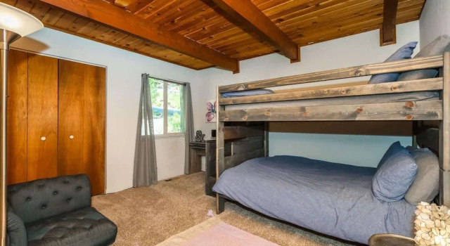 Alder Creek Paradise - Tree-lined Cabin Stay for 7