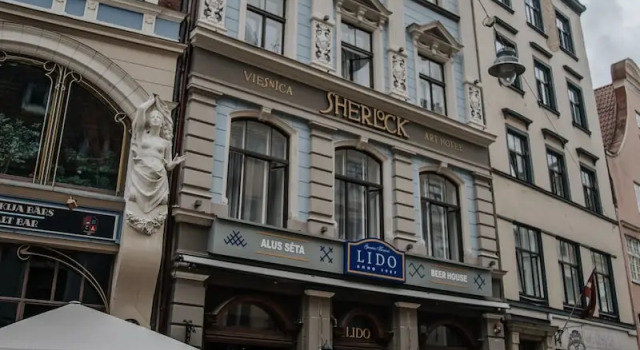 Sherlock Art Hotel