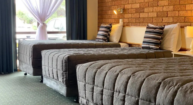 Четырёхместный семейный номер Standard Newell Motor Inn Narrandera