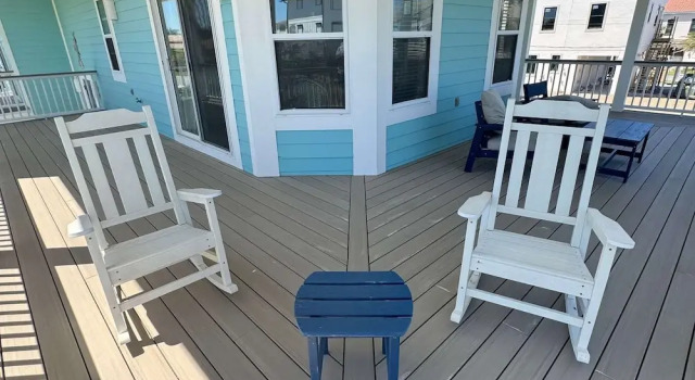 Коттедж Beachfront 5BR Home With Ocean Views