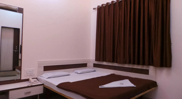 Номер Standard Hotel Royal Residency Executive