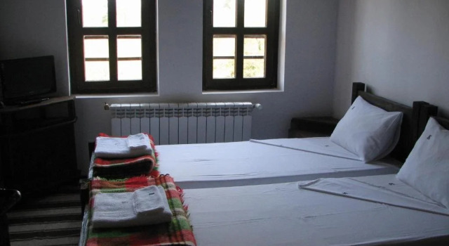 Family Hotel Kalifer, Buchen Sie Hotel Kalofer Oblast Plowdiw